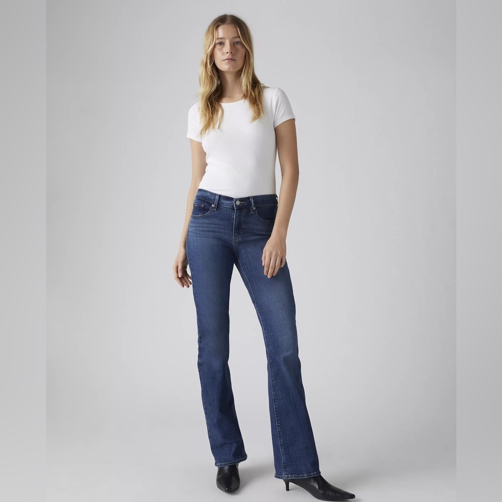Levi's Classic Bootcut Jeans in Dark Blue Denim Size 4/27